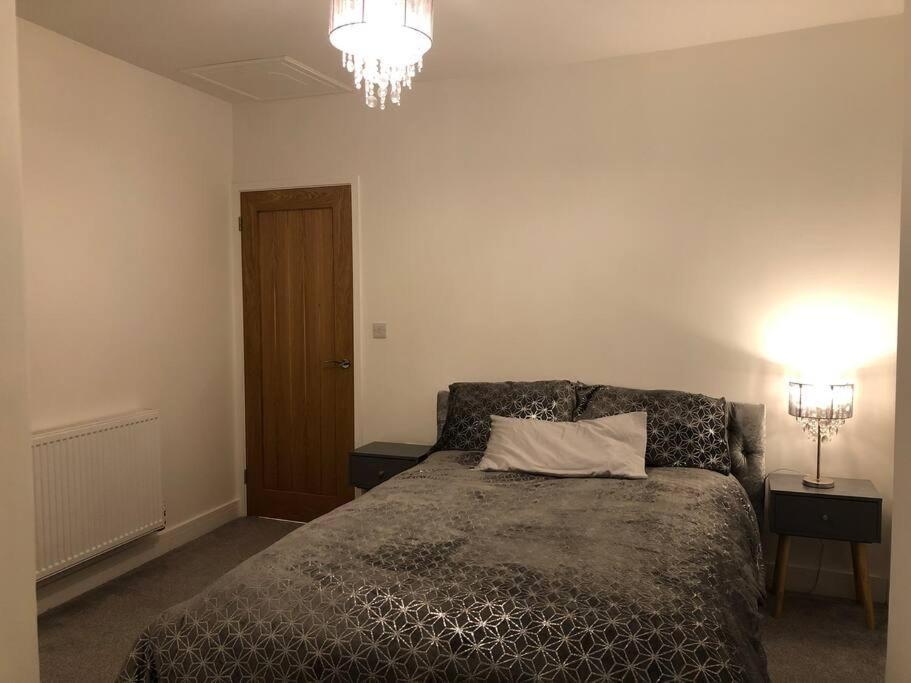 The Villas, Newly Refurbished Modern Home - Free Parking, Prime, Netflix Бъкингам Екстериор снимка