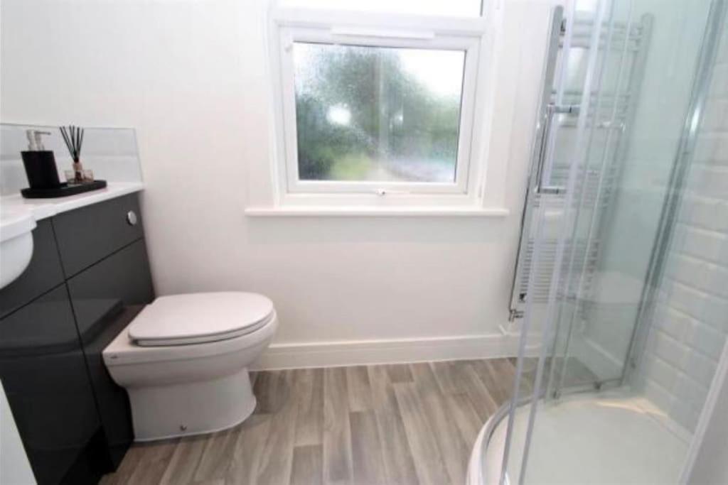 The Villas, Newly Refurbished Modern Home - Free Parking, Prime, Netflix Бъкингам Екстериор снимка