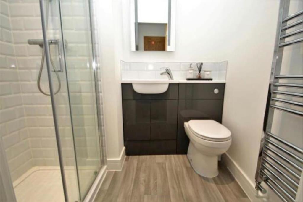 The Villas, Newly Refurbished Modern Home - Free Parking, Prime, Netflix Бъкингам Екстериор снимка