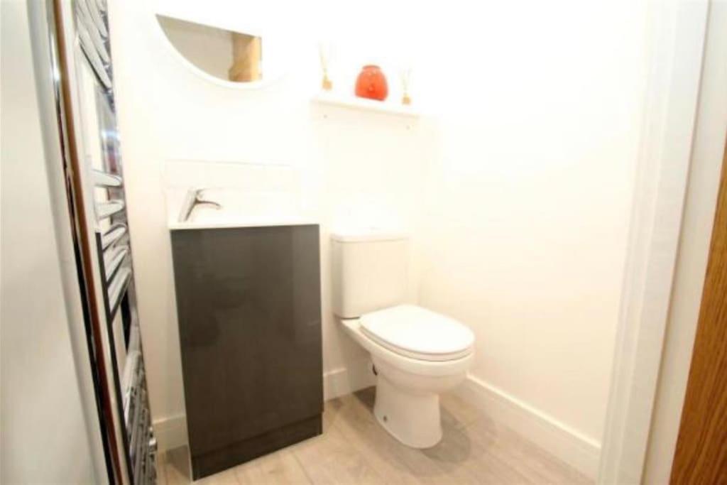 The Villas, Newly Refurbished Modern Home - Free Parking, Prime, Netflix Бъкингам Екстериор снимка